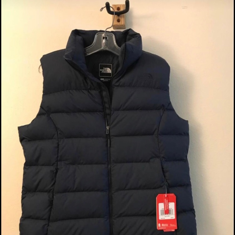 NWT Woman’s North Face Nuptse Vest XL